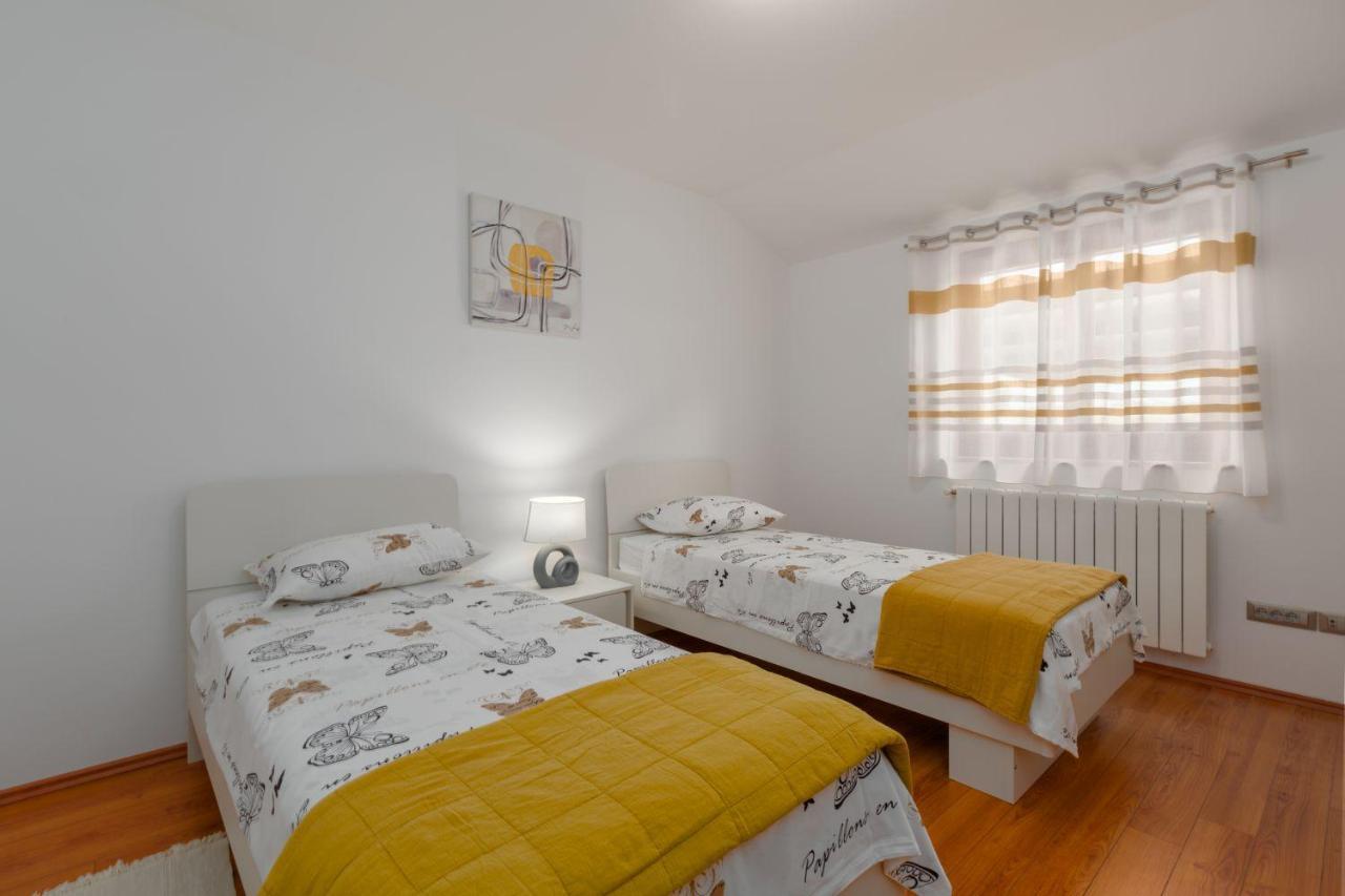 Villa Lori Nova Vas  외부 사진